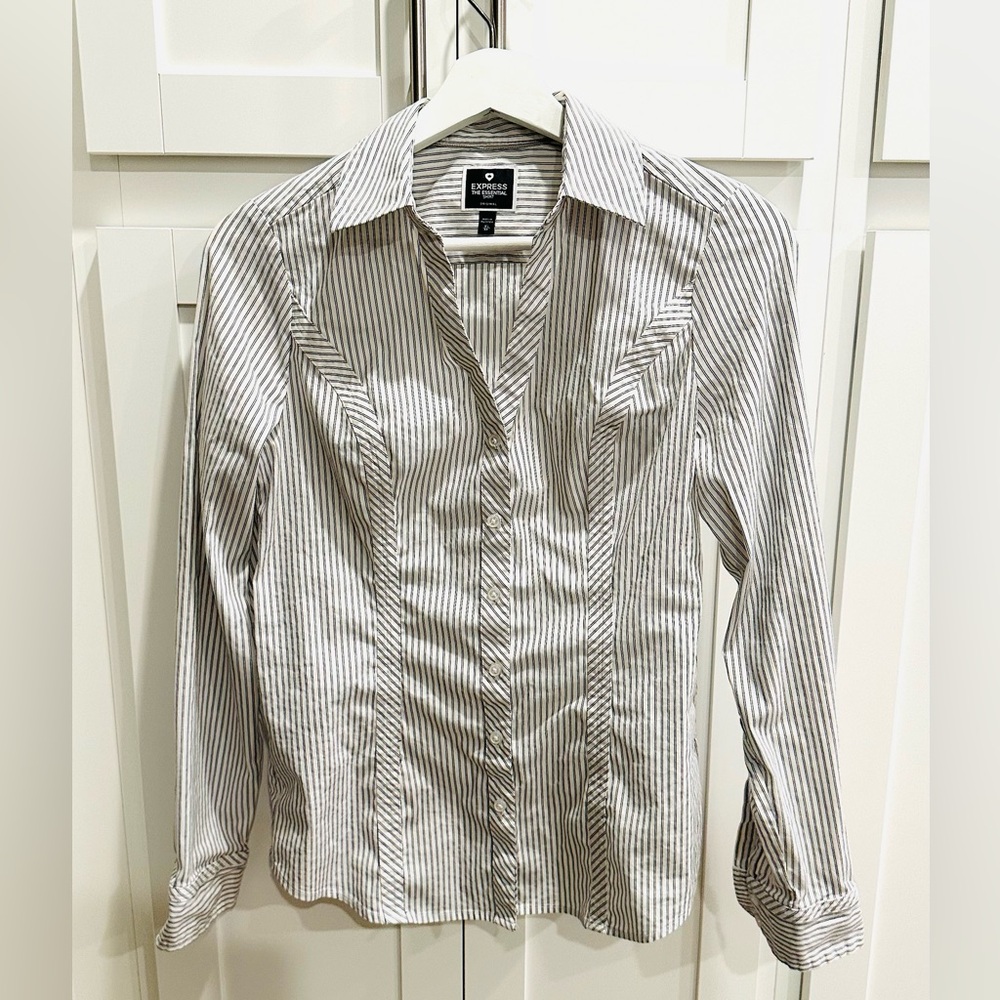Express Shirt for Women （gray strip, size XS)